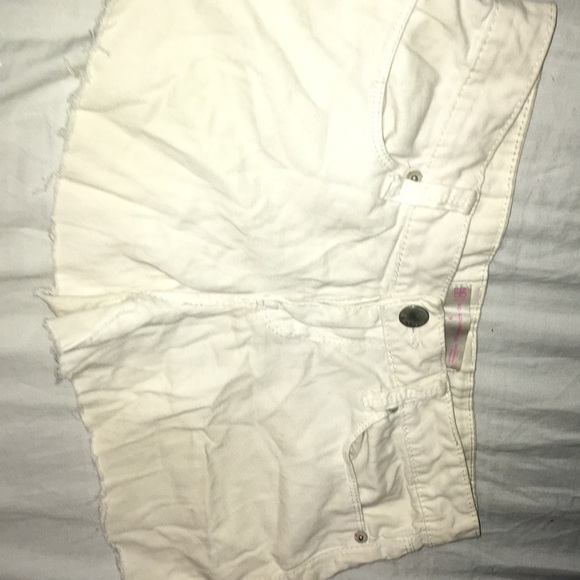 Outfit shorts and a crop top - Picture 4 of 5